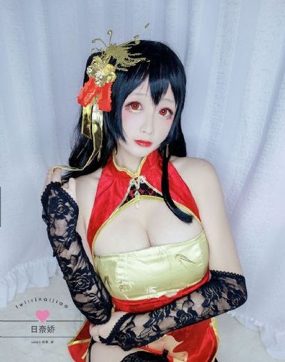 欧美贵妇黑高跟鞋50_BD英语免费观看视频