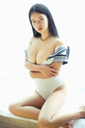 丰满的女秘书_蓝光影视在线观看